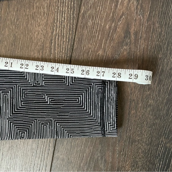 Lululemon High Rise Wunder Under in Maze Jacquard White Black (6) - Picture 9 of 12